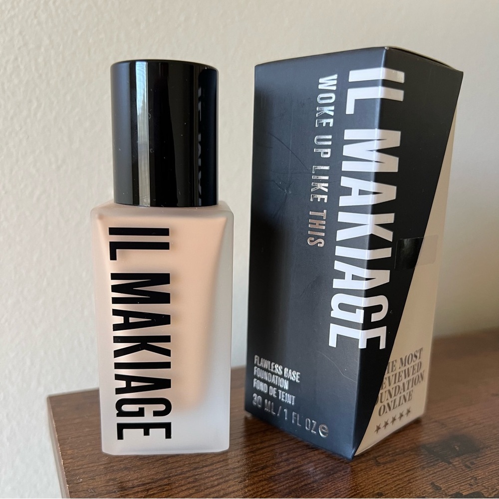 IL MAKIAGE Woke Up Like This Foundation